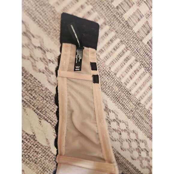 TWO Torrid Bras, size 42D - Picture 11 of 15